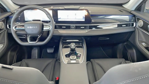 EBRO S700  1.5 TGDI PHEV E-CVT Luxury FWD