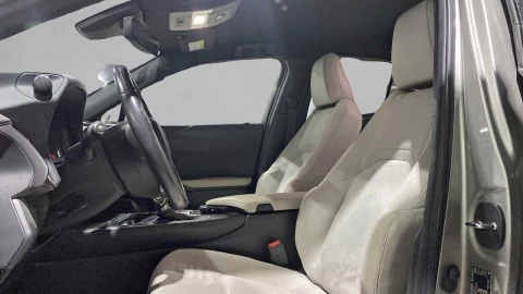 Lexus UX 2.0 250h Business