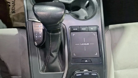 Lexus UX 2.0 250h Business