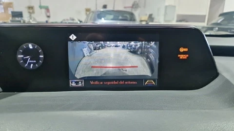 Lexus UX 2.0 250h Business