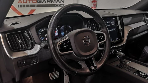 Volvo XC60 2.0 D4 R-Design Auto