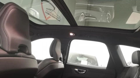 Volvo XC60 2.0 D4 R-Design Auto