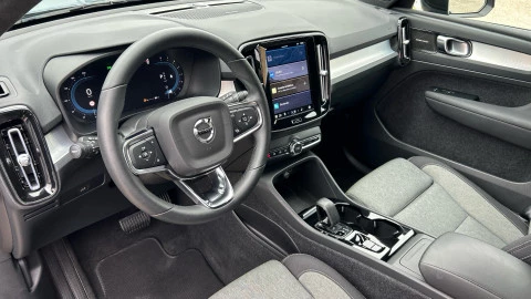 Volvo XC40 2.0 B3 G Plus Dark Auto