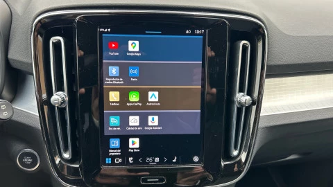 Volvo XC40 2.0 B3 G Plus Dark Auto