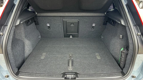 Volvo XC40 2.0 B3 G Plus Dark Auto