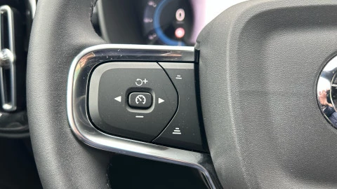 Volvo XC40 2.0 B3 G Plus Dark Auto