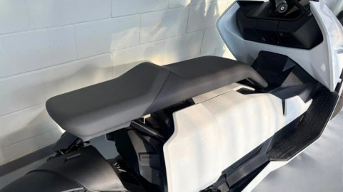 BMW CE 04 