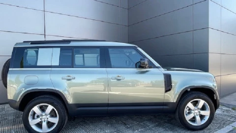 Land Rover Defender 3.0D I6 250 S 110 Auto 4WD MHEV