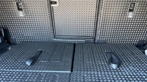 Land Rover Defender 3.0D I6 250 S 110 Auto 4WD MHEV