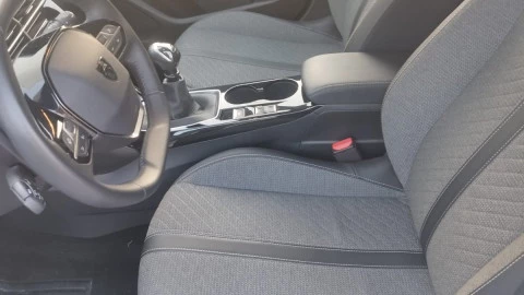 Peugeot 208 Allure Puretech 100