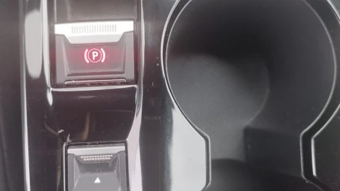 Peugeot 2008 Allure Puretech 130 S&S EAT8