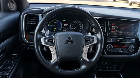 Mitsubishi Outlander 2.4 PHEV Kaiteki Auto 4WD