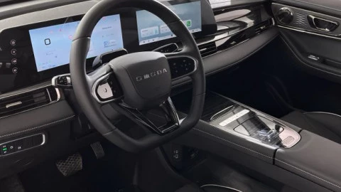 Omoda 5 HEV Pure 1.5 TGDI 165kW (224CV)