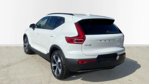 Volvo XC40 2.0 B3 G Plus Dark Auto