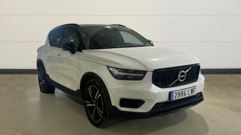 Volvo XC40 1.5 T2 R-Design Auto