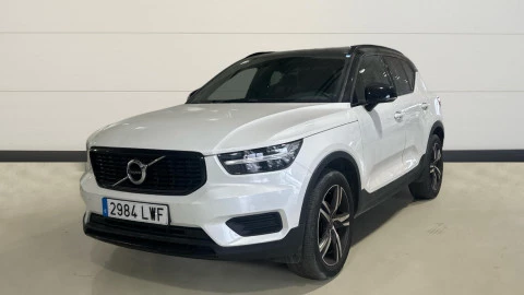Volvo XC40 1.5 T2 R-Design Auto