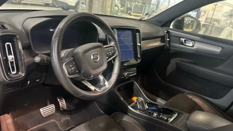 Volvo XC40 1.5 T2 R-Design Auto