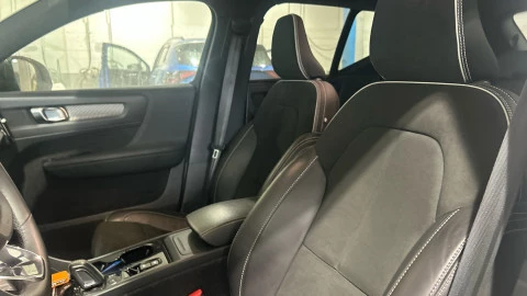 Volvo XC40 1.5 T2 R-Design Auto