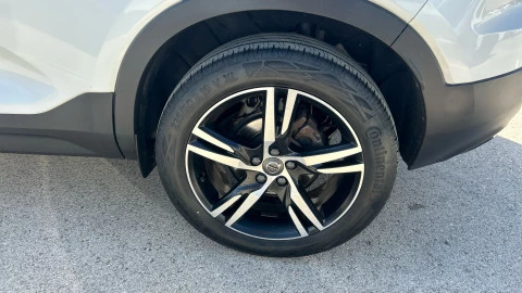 Volvo XC40 1.5 T2 R-Design Auto