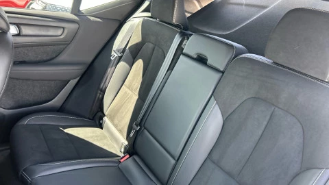 Volvo XC40 1.5 T2 R-Design Auto