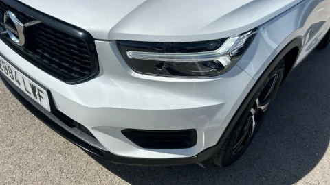 Volvo XC40 1.5 T2 R-Design Auto