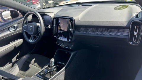 Volvo XC40 1.5 T2 R-Design Auto