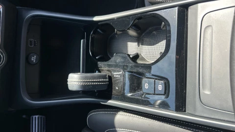Volvo XC40 1.5 T2 R-Design Auto