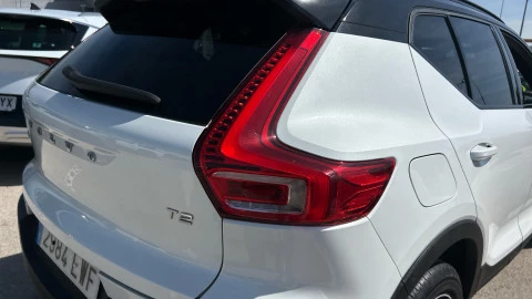 Volvo XC40 1.5 T2 R-Design Auto