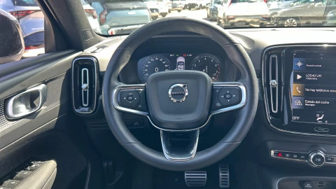 Volvo XC40 1.5 T2 R-Design Auto