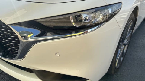 Mazda 3 Centre-Line