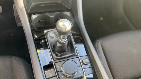 Mazda 3 Centre-Line