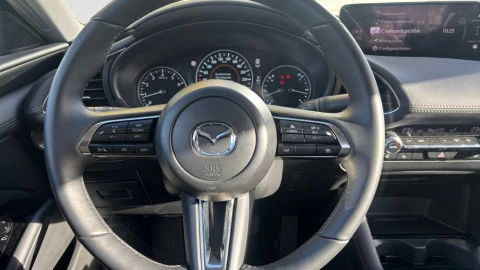Mazda 3 Centre-Line