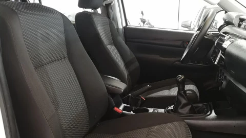 Toyota Hilux 2.4 D4D Cabina Doble GX