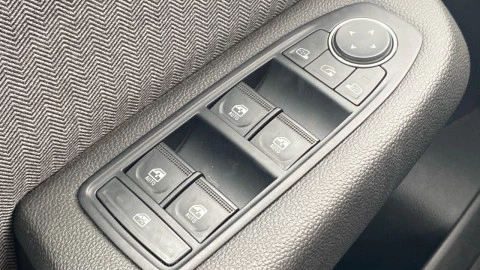 Renault Clio techno Eco-G 100cv (74kW)