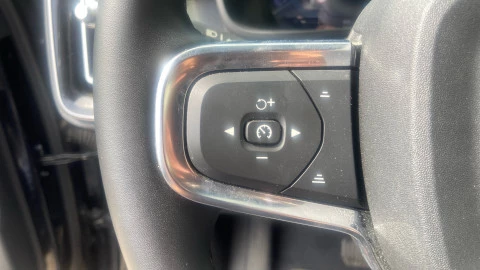 Volvo XC40 2.0 B3 G Core Auto