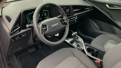 Kia Niro 1.6 GDi HEV 104kW (141CV) Concept