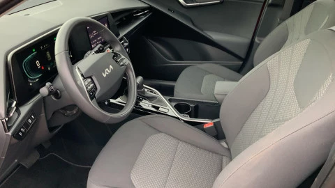 Kia Niro 1.6 GDi HEV 104kW (141CV) Concept