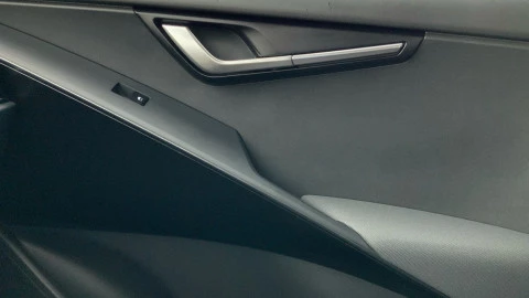 Kia Niro 1.6 GDi HEV 104kW (141CV) Concept