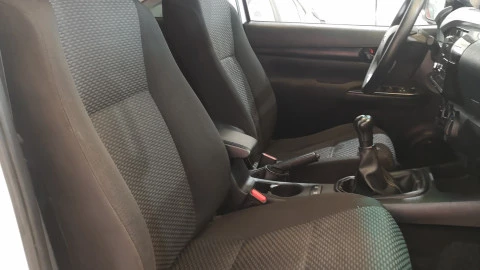 Toyota Hilux 2.4 D4D Cabina Doble GX