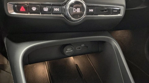 Volvo XC40 2.0 B3 G Core Auto