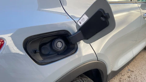 Volvo XC40 2.0 B3 G Essential Auto