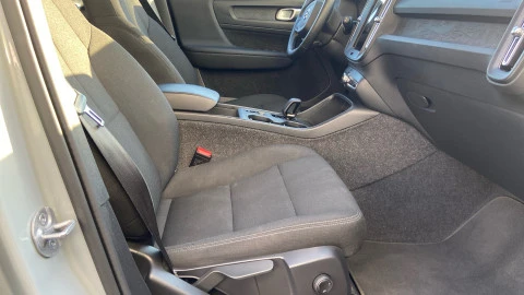 Volvo XC40 2.0 B3 G Essential Auto