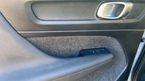 Volvo XC40 2.0 B3 G Essential Auto