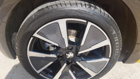 Peugeot e-208 Eléctrico GT