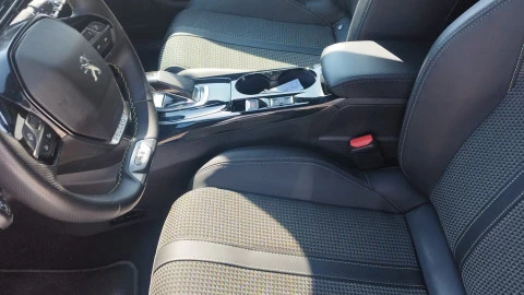 Peugeot e-208 Eléctrico GT