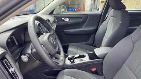 Volvo XC40 2.0 B3 G Essential Auto