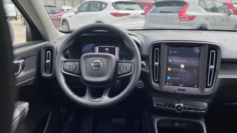 Volvo XC40 2.0 B3 G Essential Auto