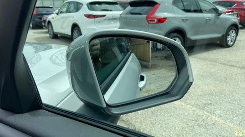 Volvo XC40 2.0 B3 G Essential Auto