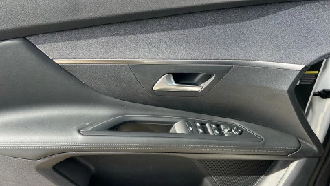 Peugeot 3008 1.2 PURETECH 96KW (130CV) ALLURE S&S