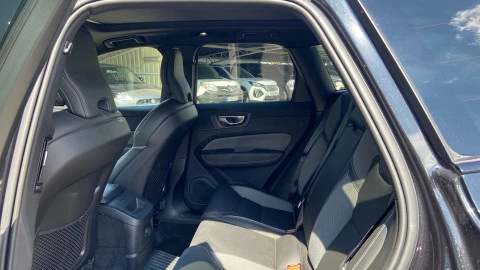 Volvo XC60 2.0 T6 AWD Recharge Ultra Black Ed AT